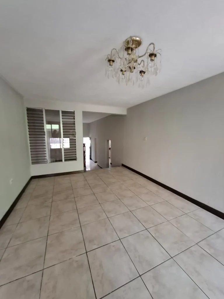 Casa en venta zona 18 Altos de la Atlántida